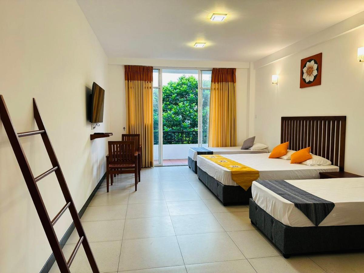 Kandy Hub Guest House Exteriör bild
