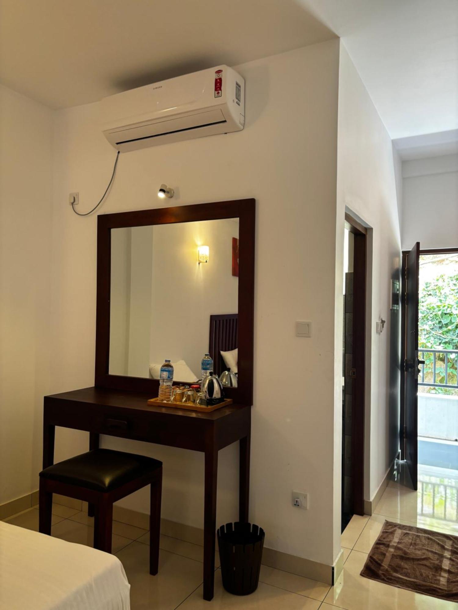 Kandy Hub Guest House Exteriör bild